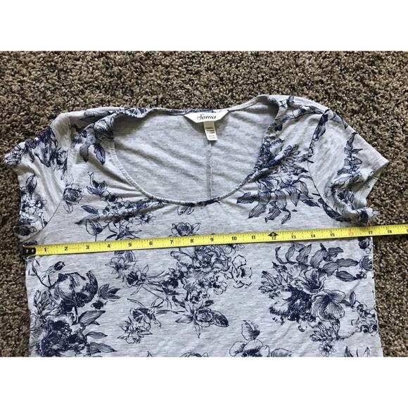 Soma Floral Tee, Gray With Navy Blue Flowers, Top Size XS - Picture 5 of 7
